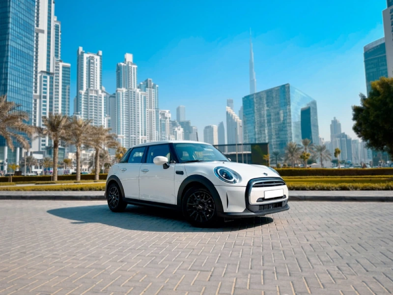 چرا در دبی خودرو کرایه کنیم؟