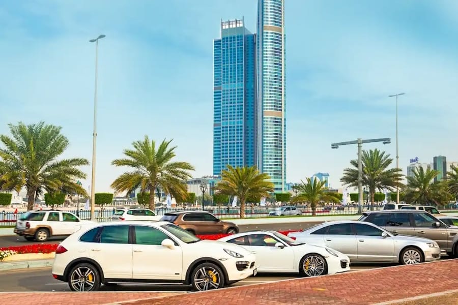 پارکینگ‌ها و قوانین پارک در دبی